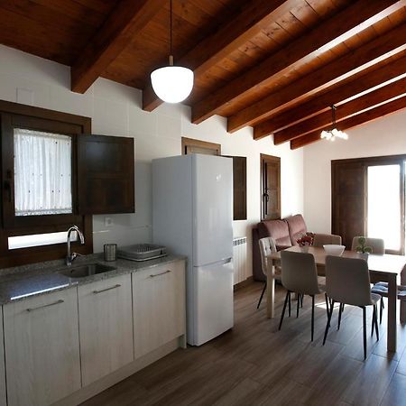 Adahuesca Casa Sierra De Guaraゲストハウス エクステリア 写真