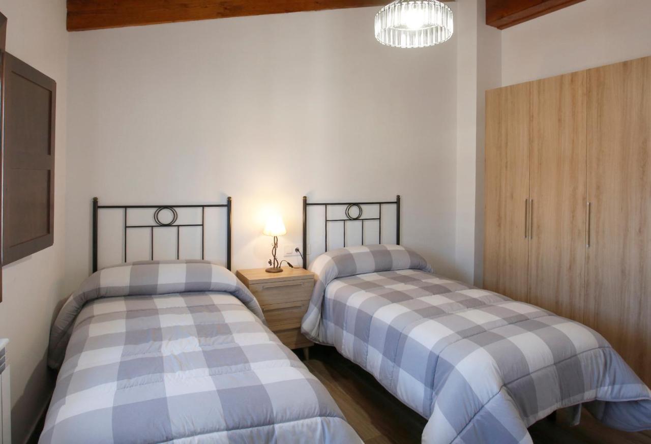 Adahuesca Casa Sierra De Guaraゲストハウス エクステリア 写真