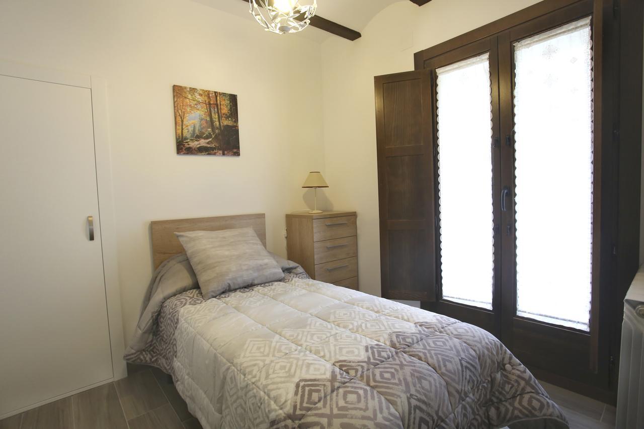 Adahuesca Casa Sierra De Guaraゲストハウス エクステリア 写真