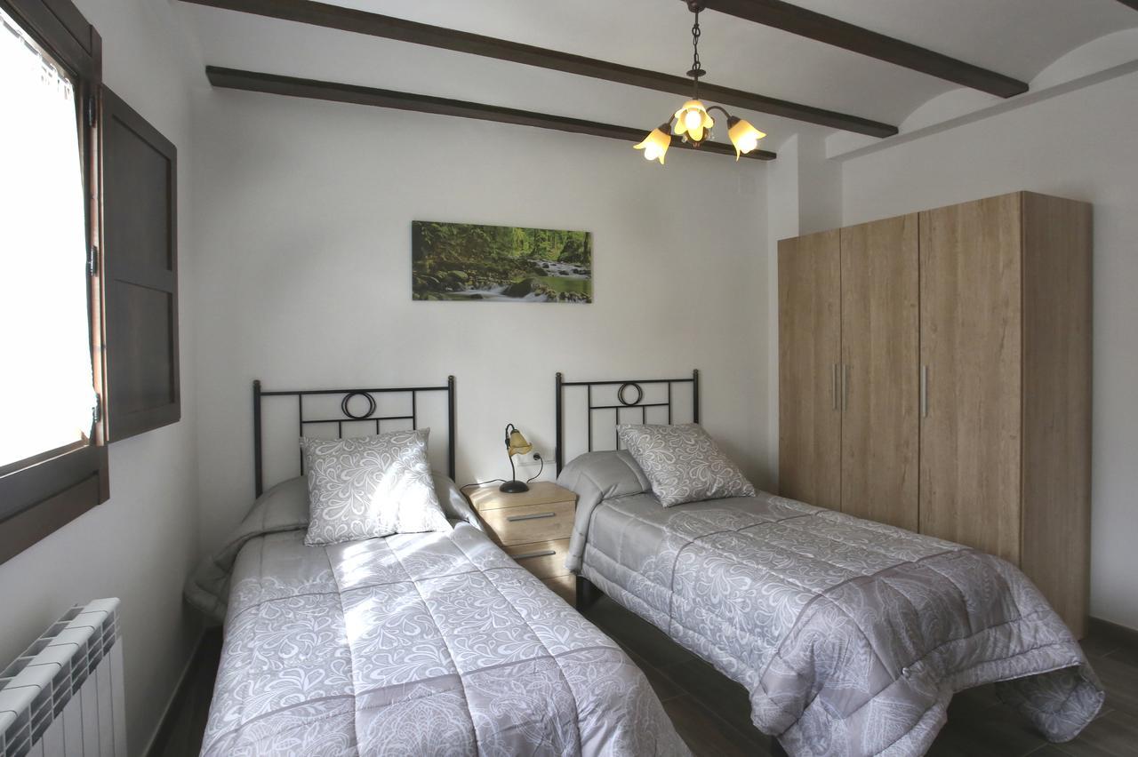 Adahuesca Casa Sierra De Guaraゲストハウス エクステリア 写真