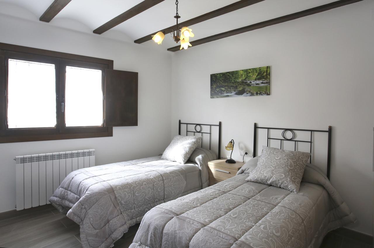 Adahuesca Casa Sierra De Guaraゲストハウス エクステリア 写真